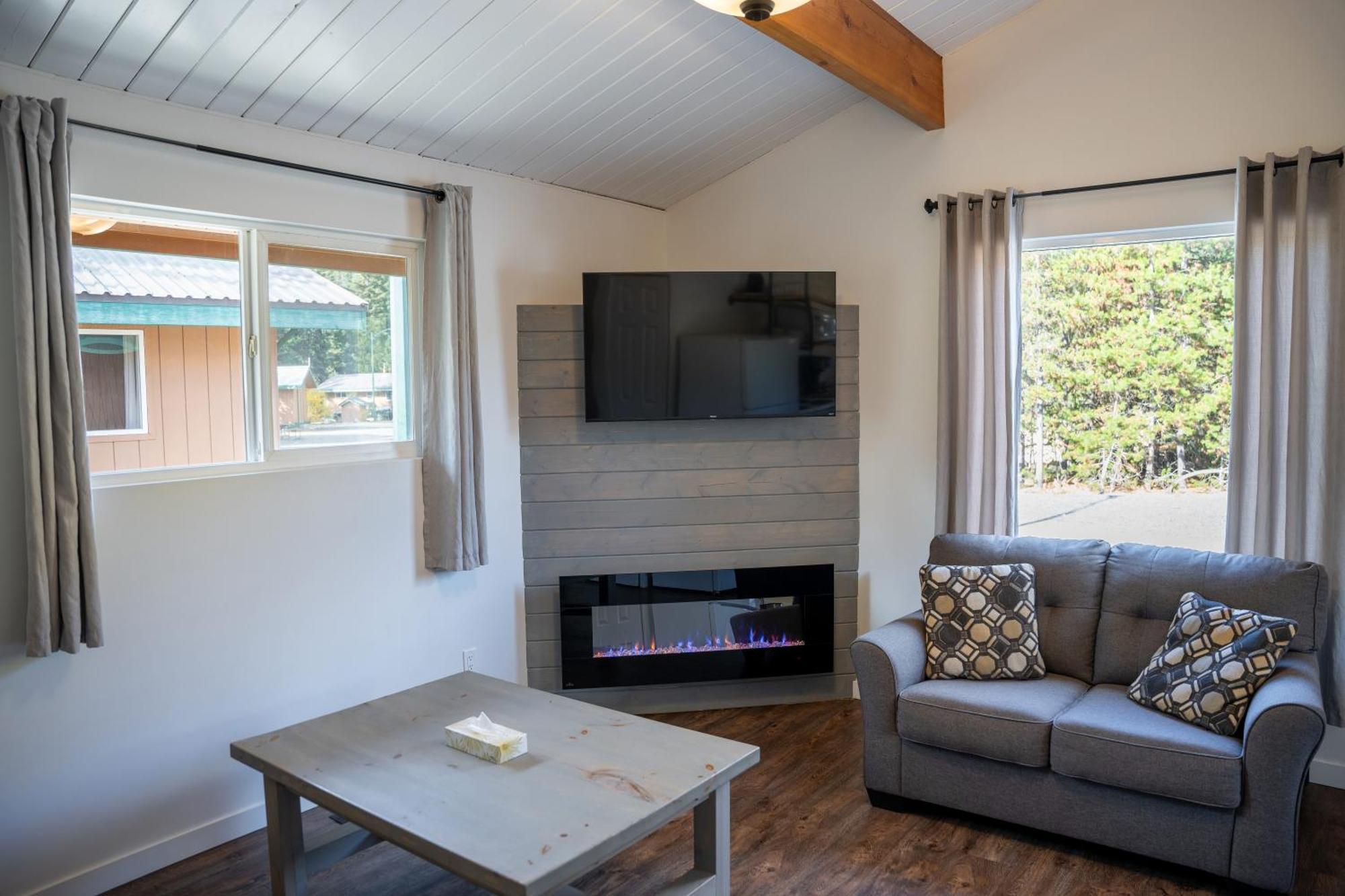 Manning Park Resort Экстерьер фото