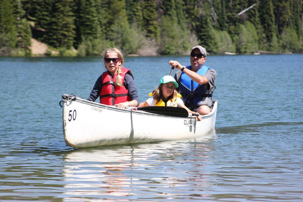 Manning Park Resort Экстерьер фото