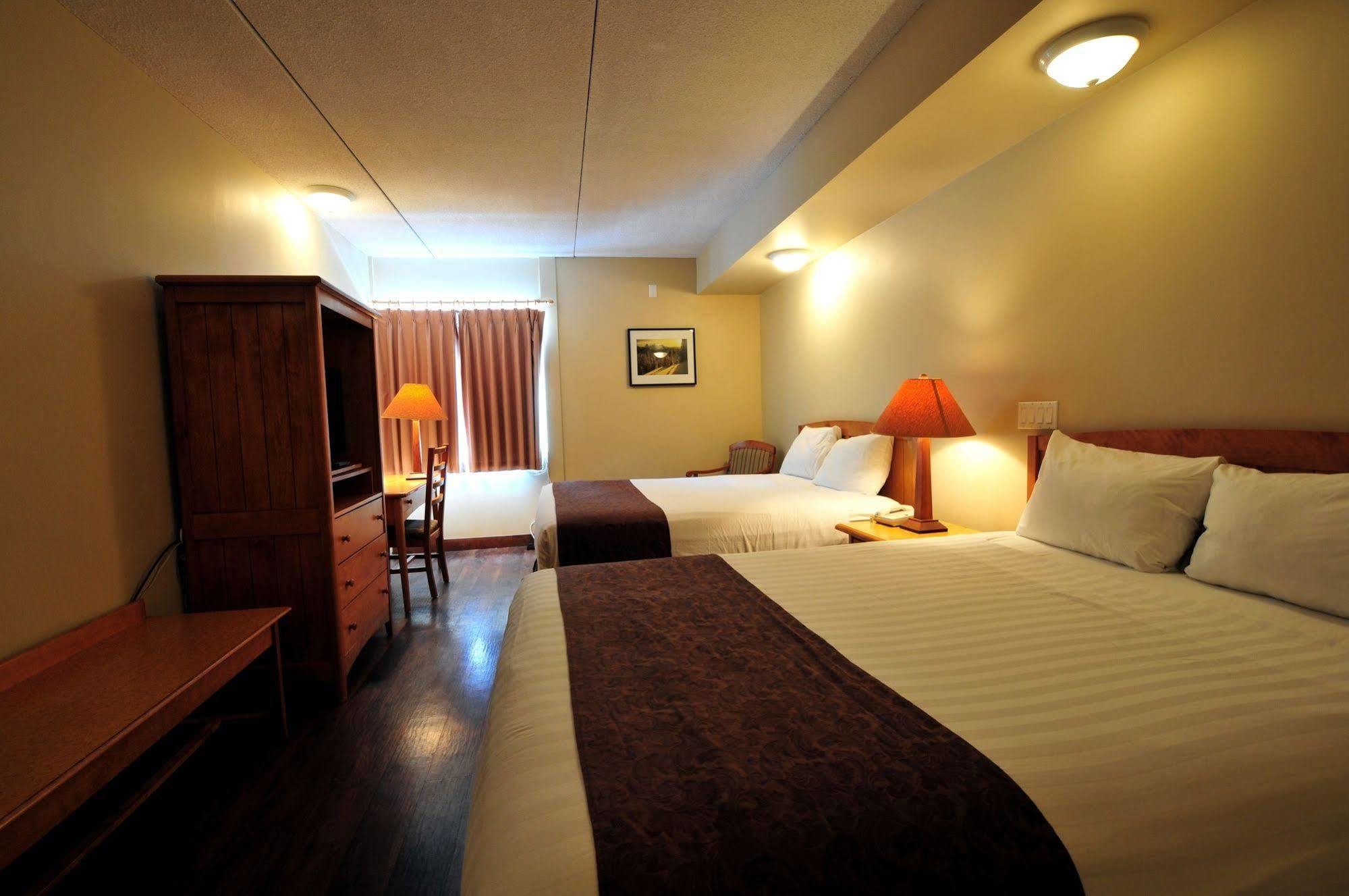 Manning Park Resort Экстерьер фото